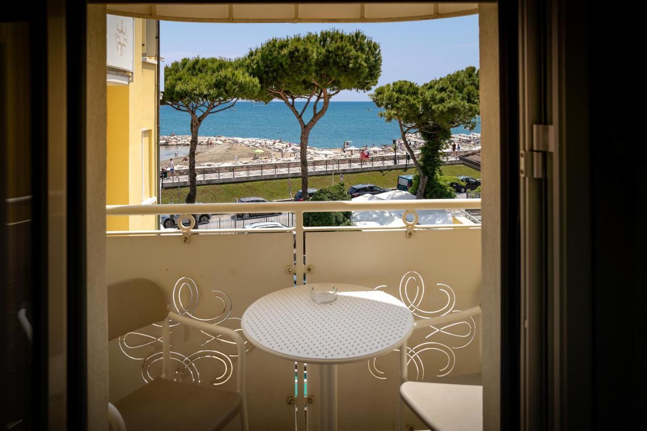 Hotel Le Lampare Caorle Exterior photo