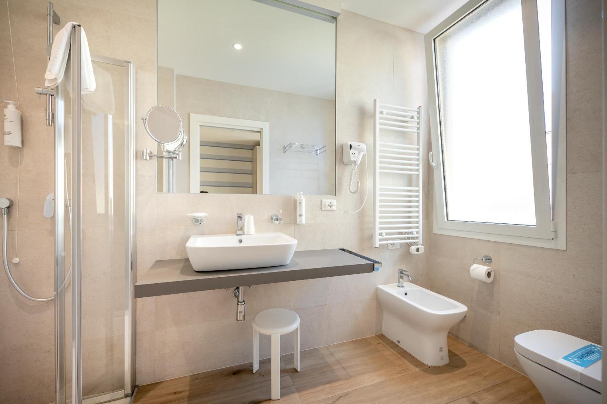 Hotel Le Lampare Caorle Exterior photo